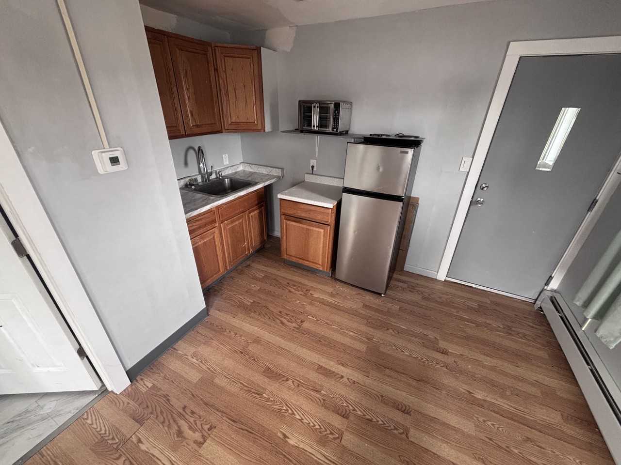 4321 Thompson Ave #6 - Photo 2 of 4