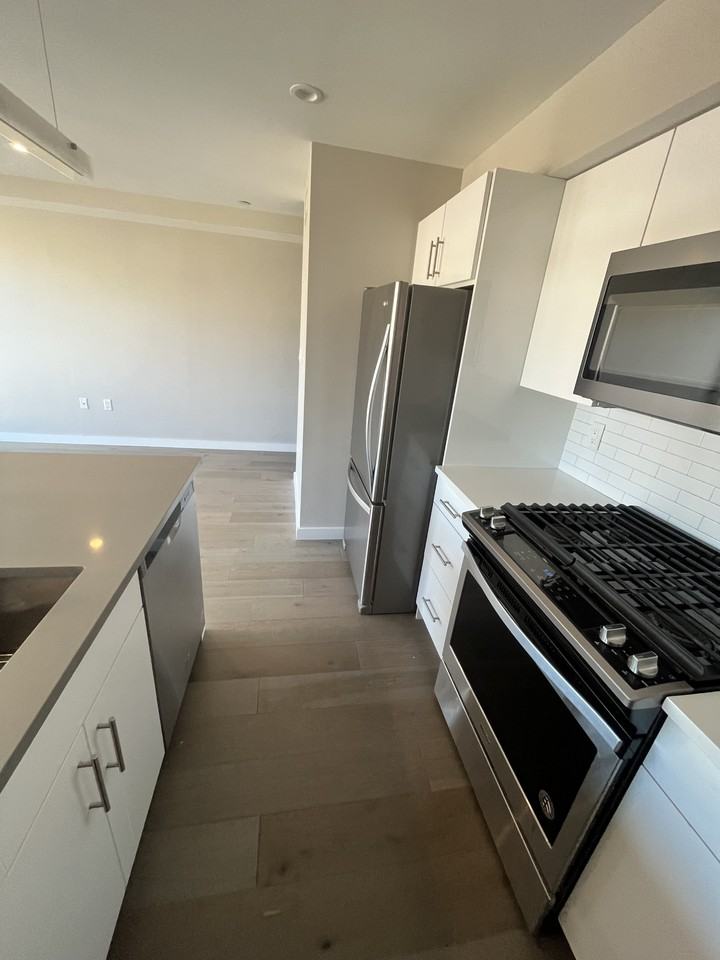 244 Hanover St #510 - Photo 6 of 32