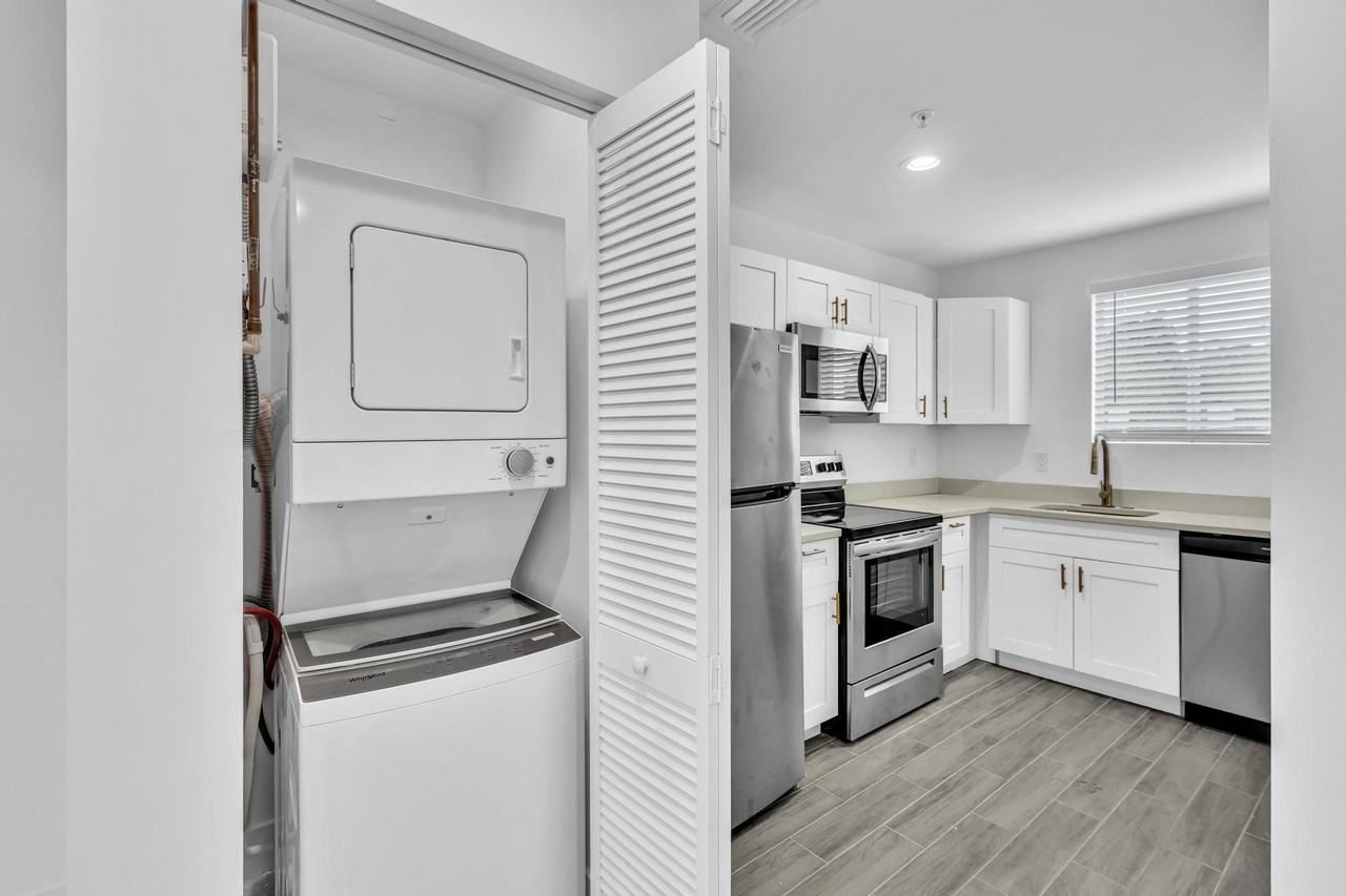 584 Northwest 35th Street - Photo 7 of 21