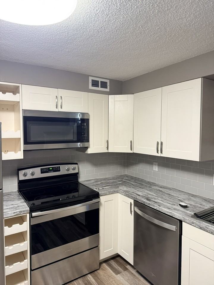 234 North Lorimier Street - Photo 4 of 19