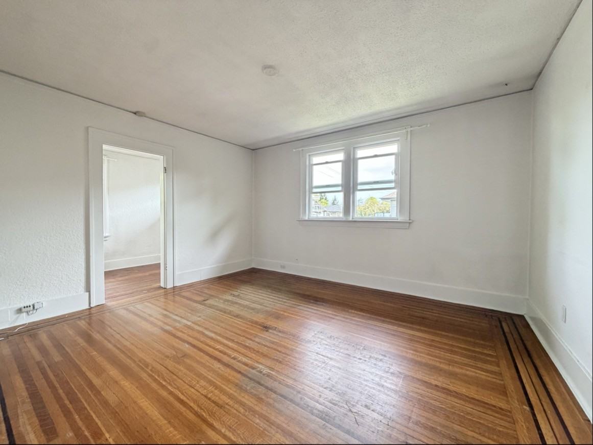 3050 Oak Street #11 - Photo 3 of 13