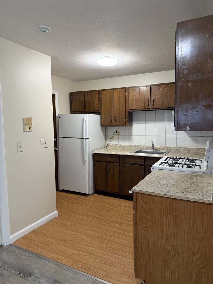 Dewey St #7 - Photo 3 of 6
