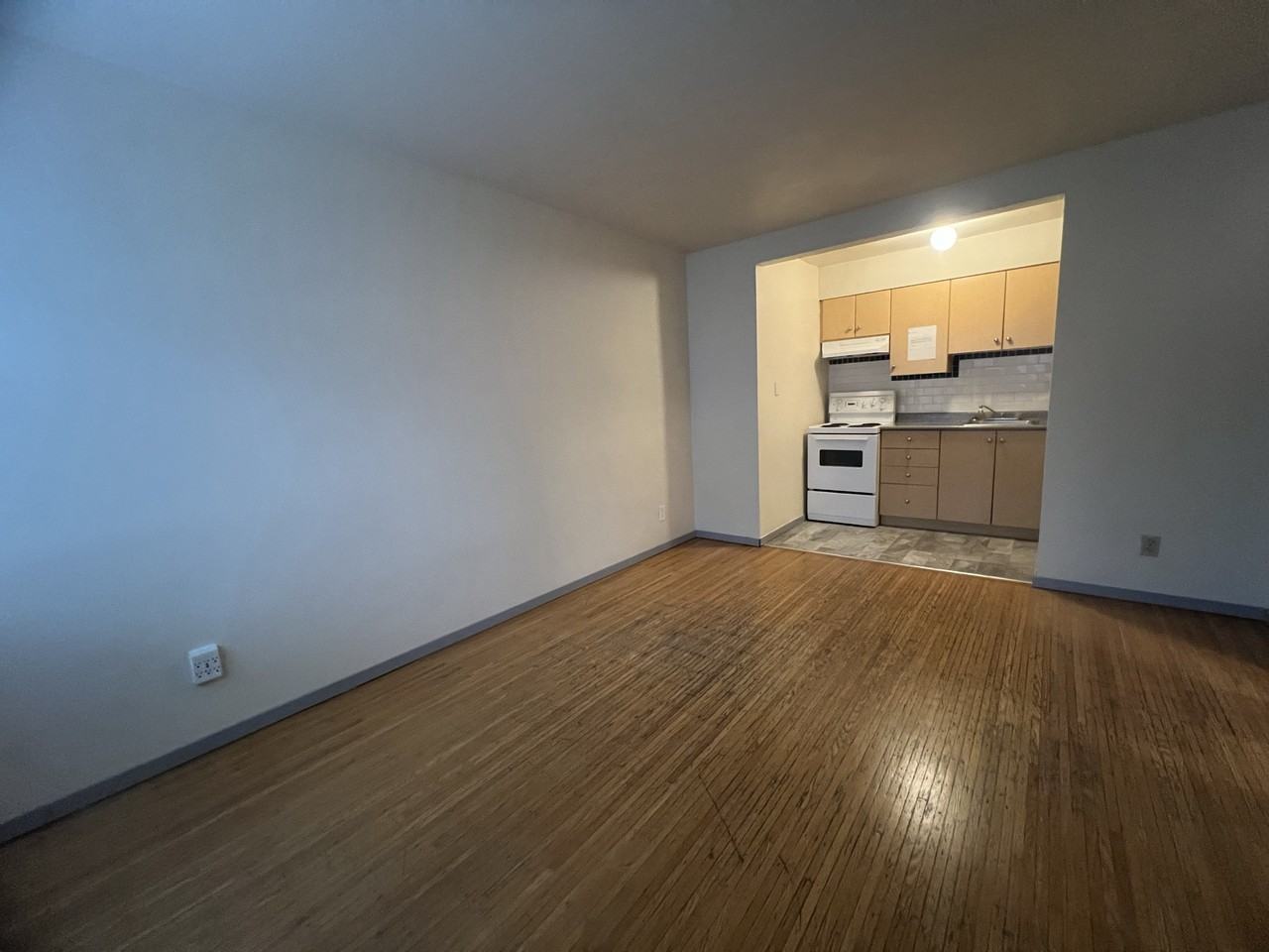 1547 Comox Street #203 - Photo 3 of 8