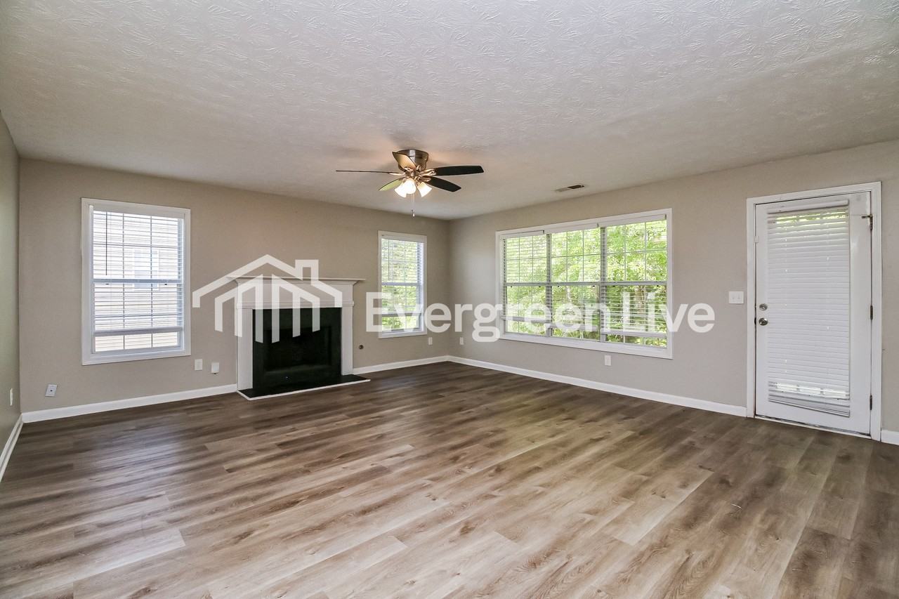 2250 Harmony Lakes Cir - Photo 2 of 10