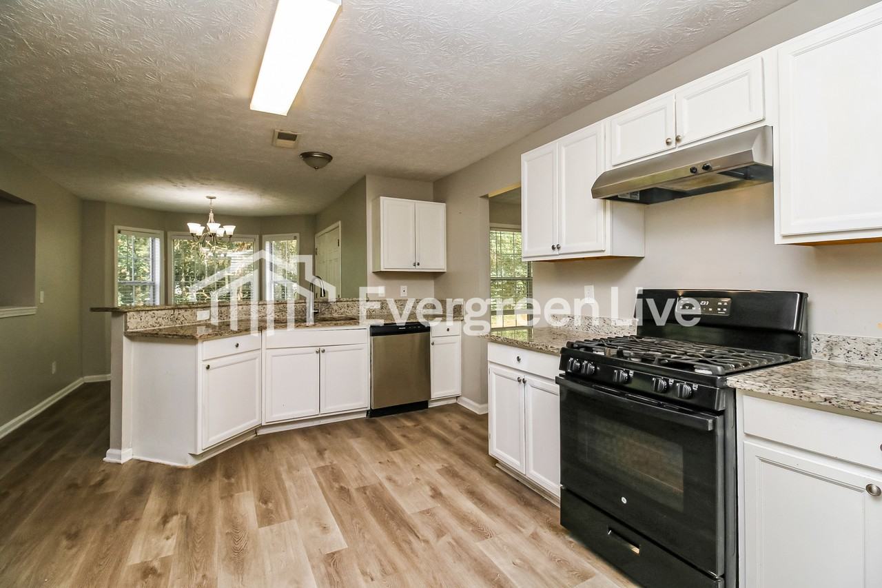 2250 Harmony Lakes Cir - Photo 3 of 10