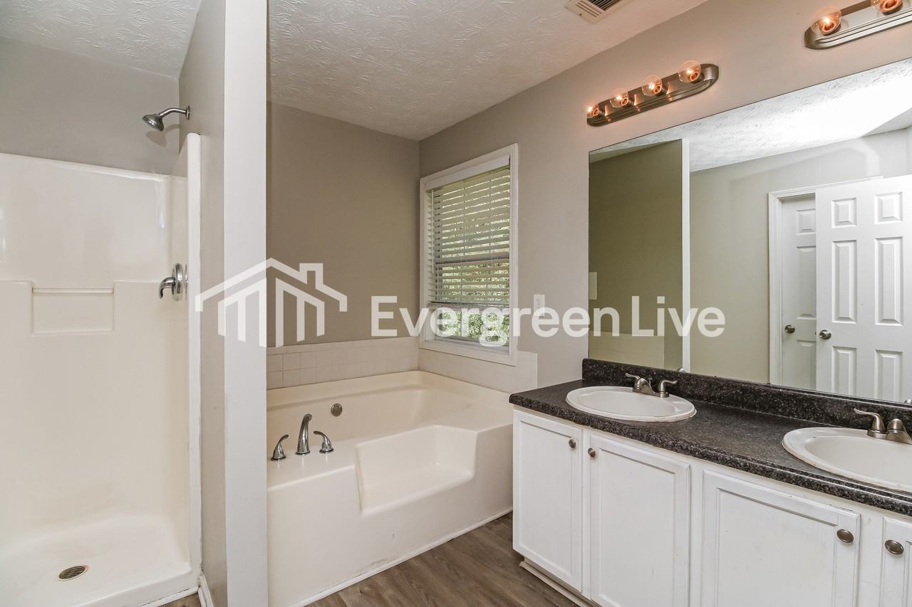 2250 Harmony Lakes Cir - Photo 6 of 10