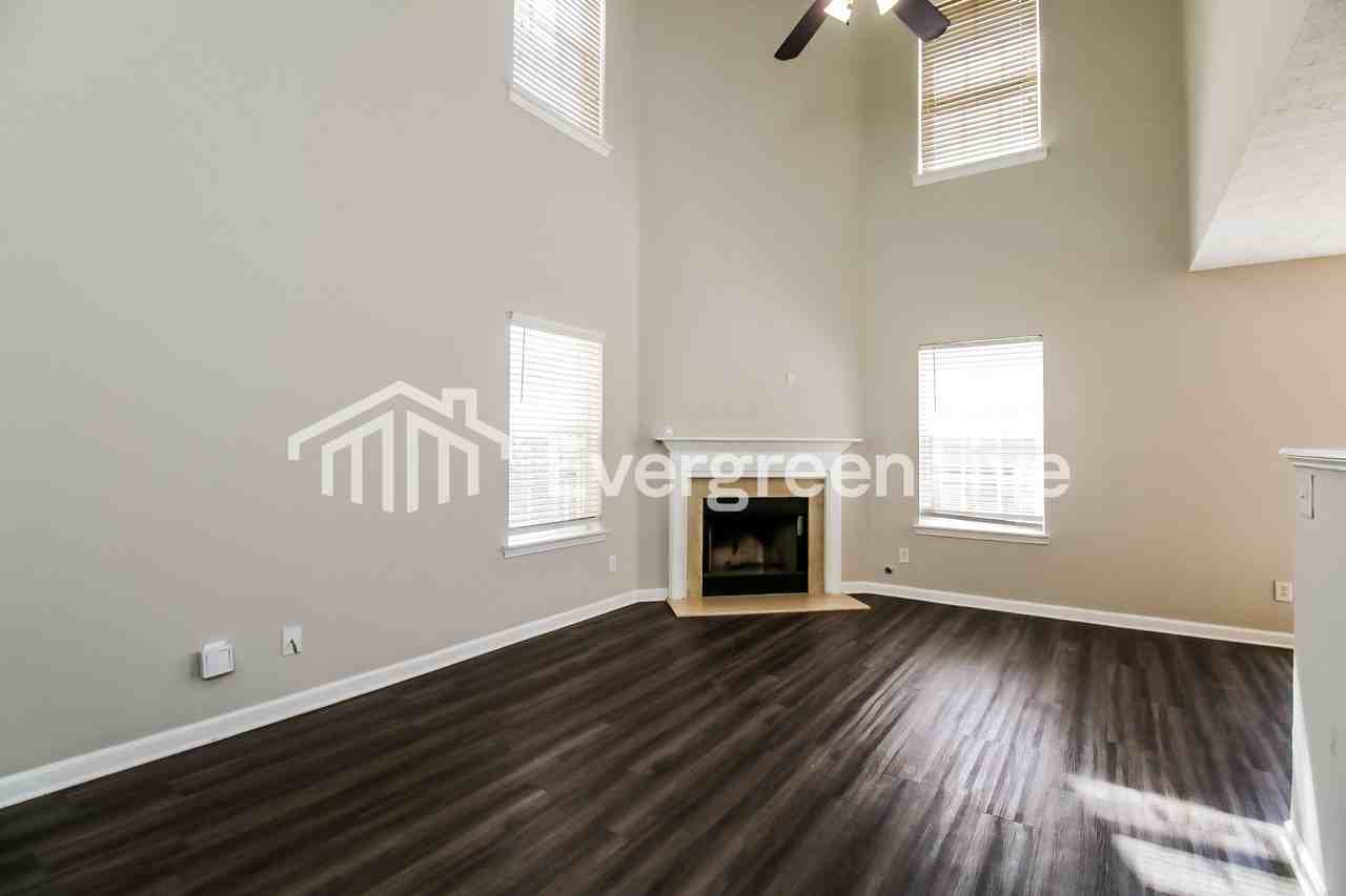 130 Lakebirch Dr - Photo 2 of 15