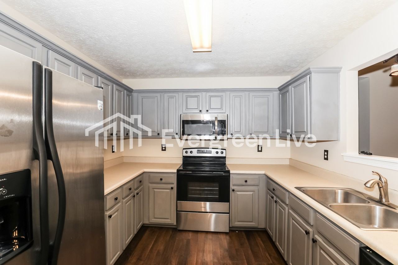69 Kimbell Farm Dr - Photo 4 of 15