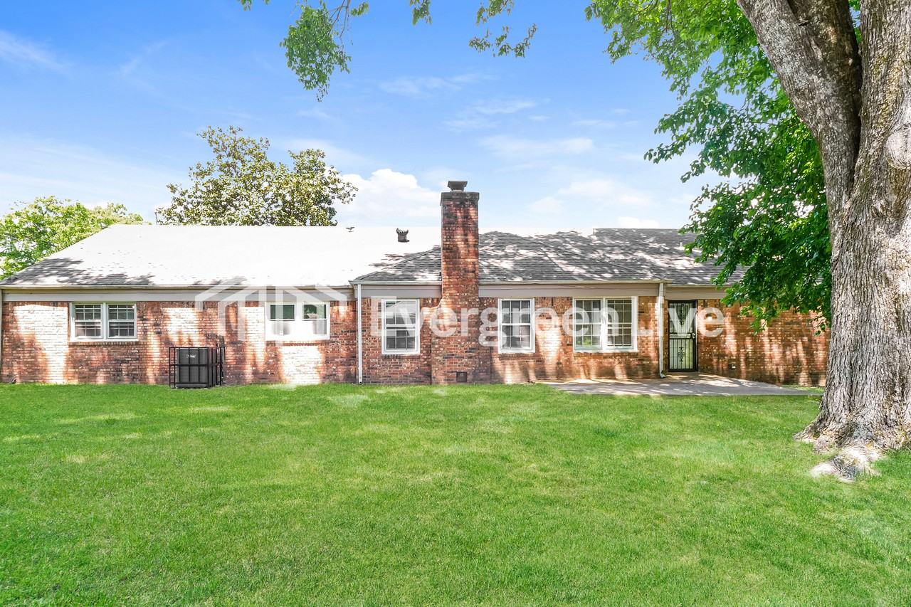 2886 Stage Park Dr - Photo 2 of 15