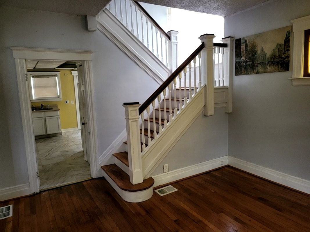 165 Rhode Island St - Photo 4 of 8