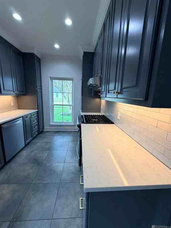 15814 Woodwick Ave - Photo 3 of 10