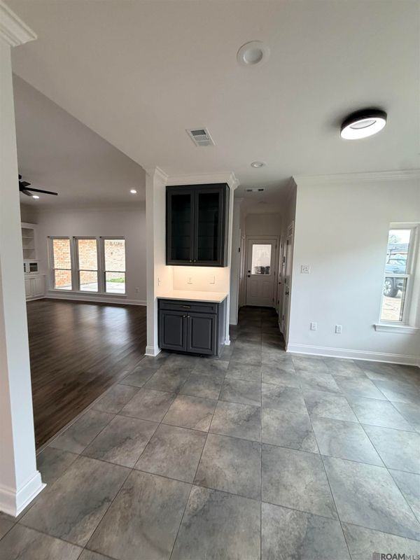 15814 Woodwick Ave - Photo 4 of 10