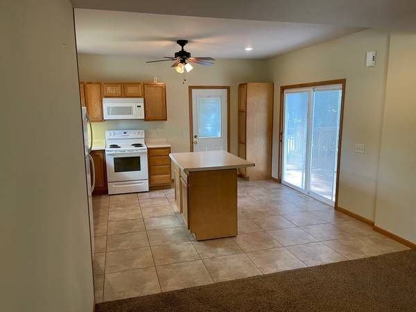 154 River Rd - Photo 4 of 12