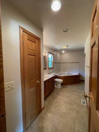 154 River Rd - Photo 7 of 12