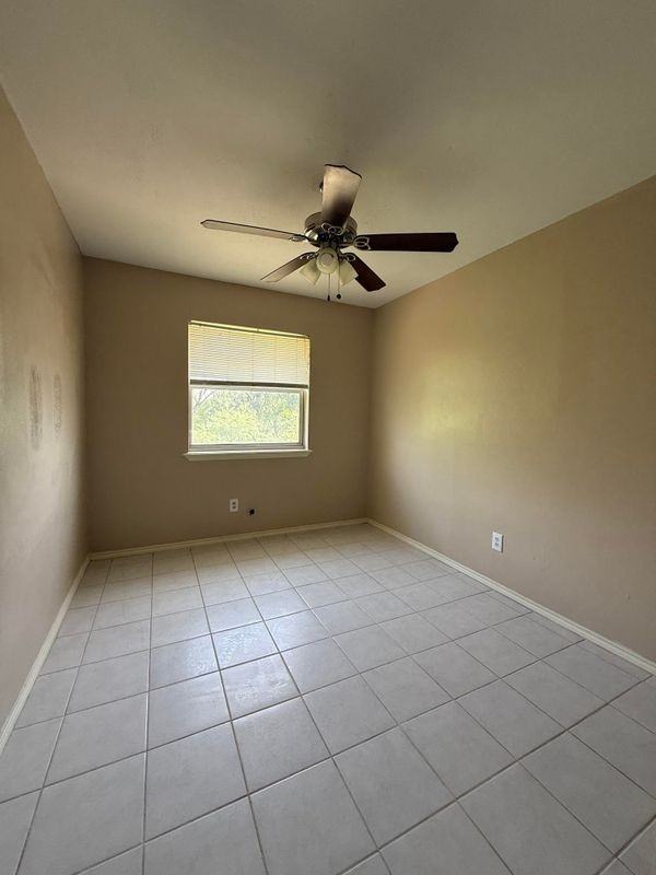 1800 Oasis Ave ##102 - Photo 6 of 13