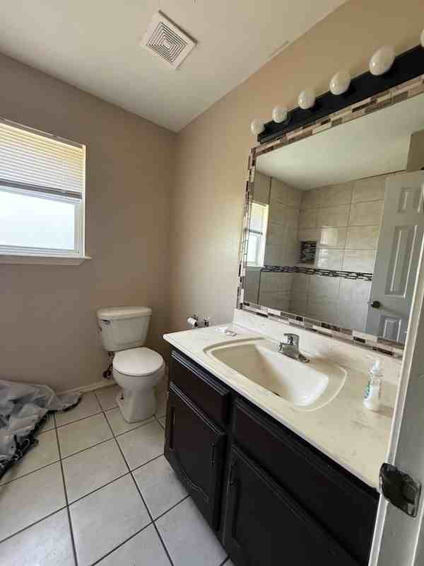 1800 Oasis Ave ##102 - Photo 7 of 13