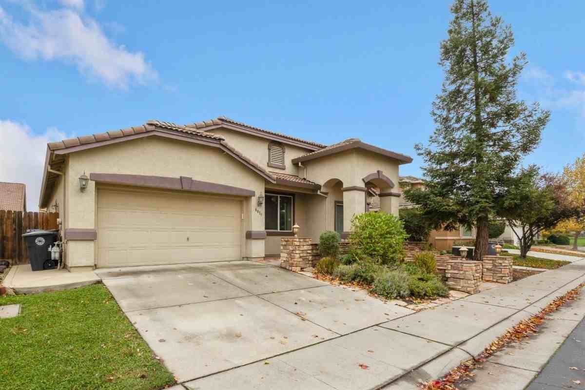 6621 Rabbit Hollow Way - Photo 3 of 44