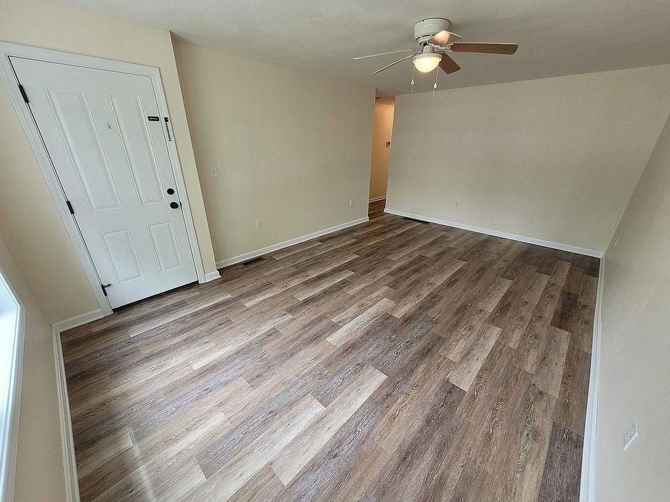 238 Ash St ##1 - Photo 5 of 13