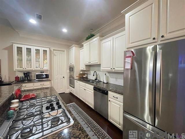 2121 Rockybrook Dr - Photo 3 of 18