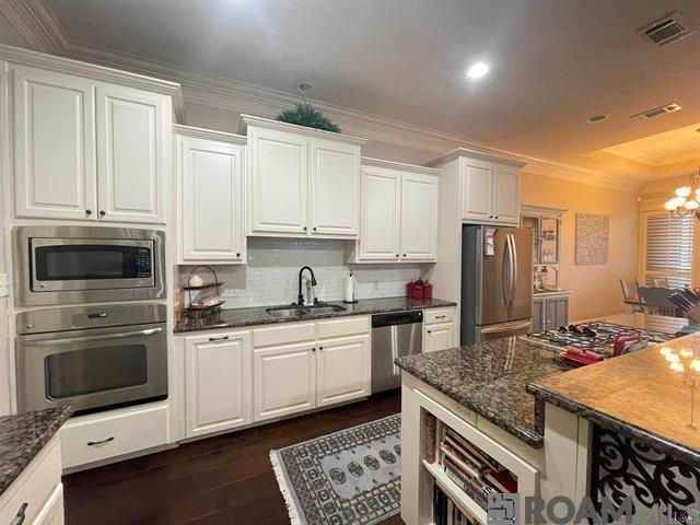 2121 Rockybrook Dr - Photo 4 of 18