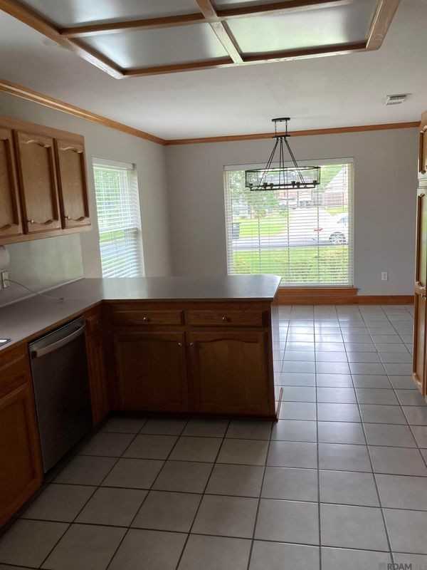 18585 Lakefield Ave - Photo 6 of 14