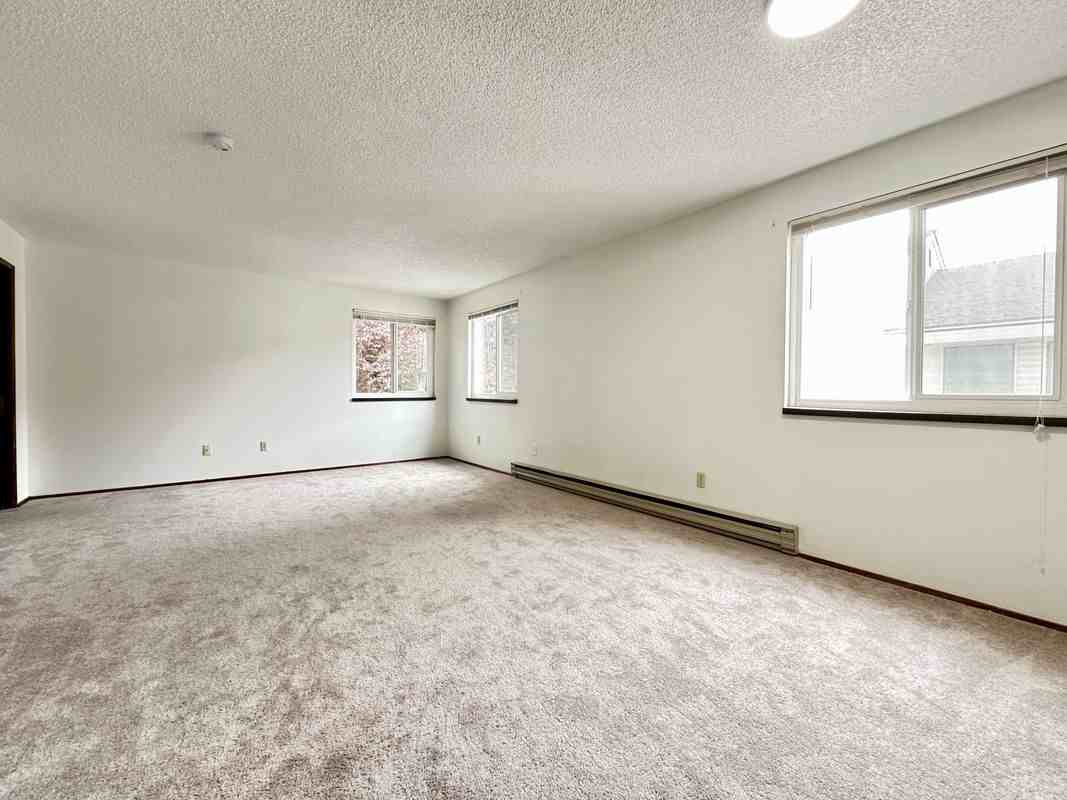 10525 Midvale Ave N ##302 - Photo 2 of 10