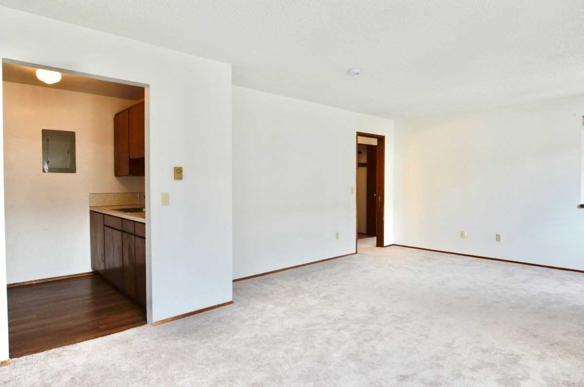 10525 Midvale Ave N ##302 - Photo 3 of 10