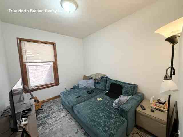 206 Hanover St #3 - Photo 5 of 13