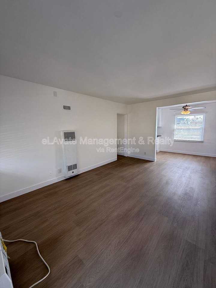 14119 Gilmore St #5 - Photo 6 of 9