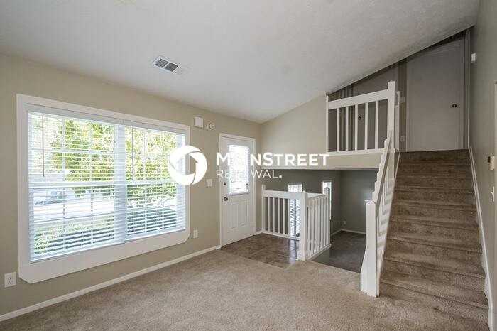 1401 Mill Lake Cir - Photo 3 of 15