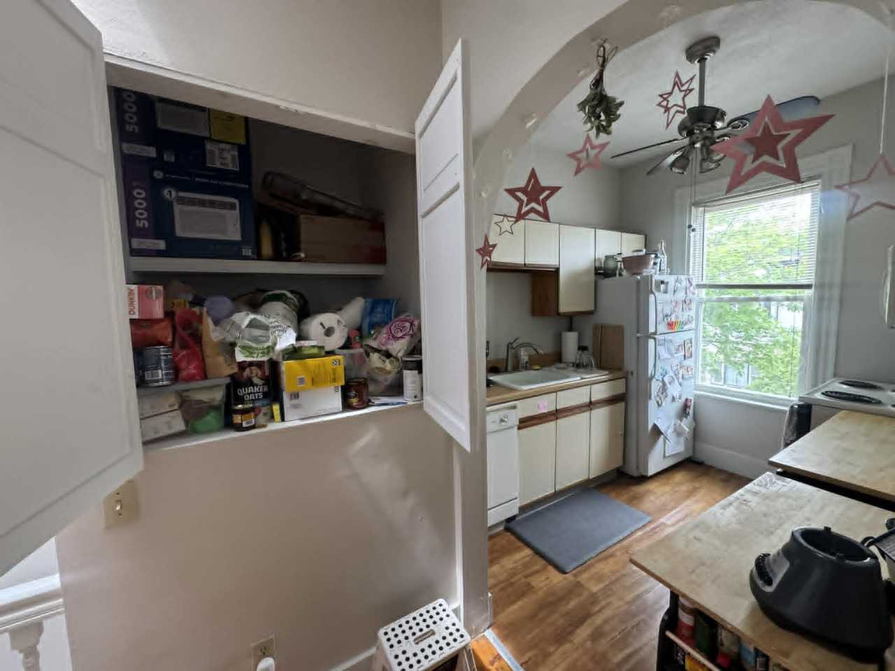 E 3rd St #2R - Photo 6 of 12