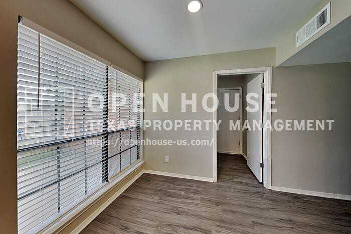 2044 Cologne Dr - Photo 5 of 20