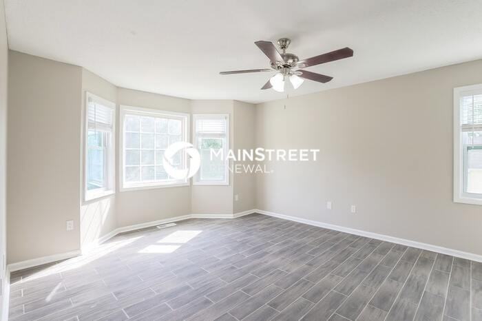 214 S Red Oak Way - Photo 2 of 17