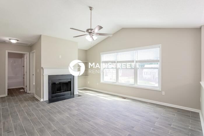 214 S Red Oak Way - Photo 3 of 17
