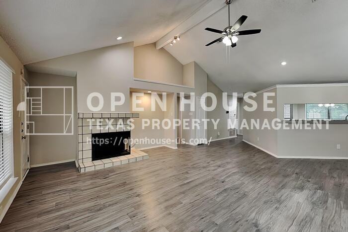1515 Mission Ridge Trl - Photo 4 of 21
