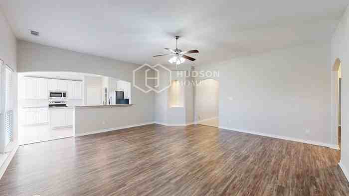 108 Antler Trl - Photo 5 of 32