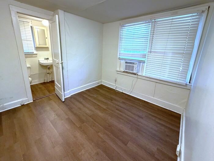 520 Holly St #2 - Photo 3 of 7