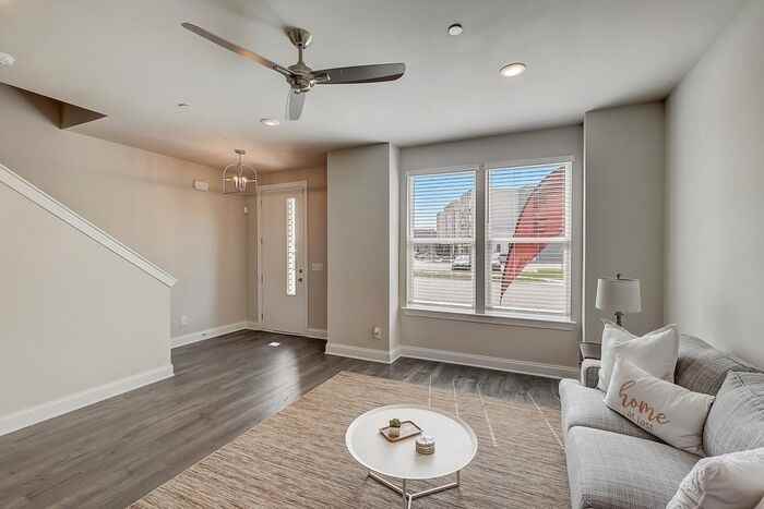 1001 Lifford Ln #307 - Photo 3 of 36