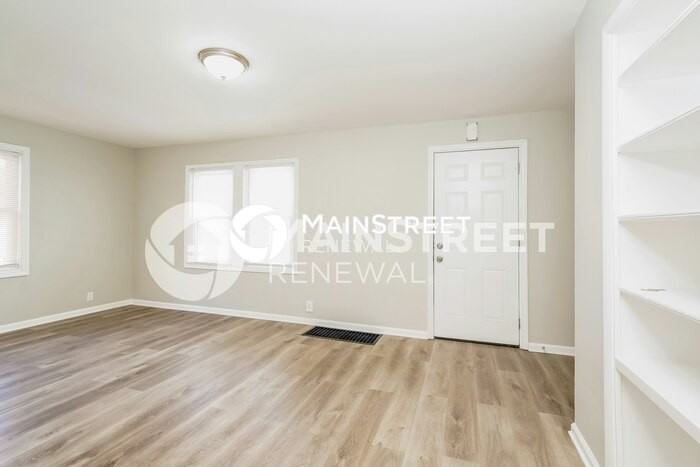340 S Dearborn St - Photo 5 of 17