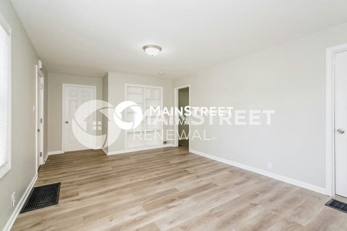 340 S Dearborn St - Photo 6 of 17