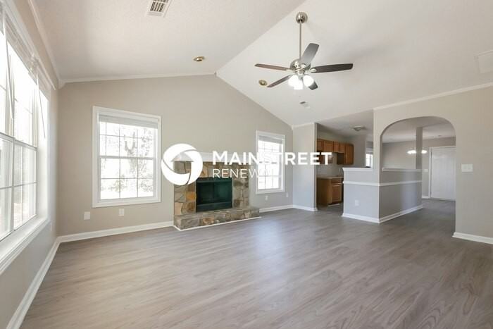 1514 N Hampton Ct - Photo 4 of 18