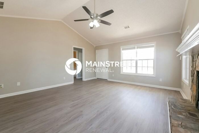 1514 N Hampton Ct - Photo 2 of 18