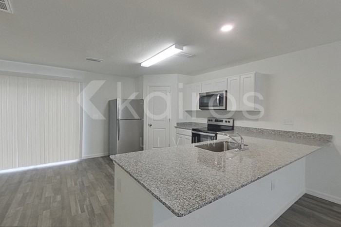 12378 Paramount Dr - Photo 5 of 25