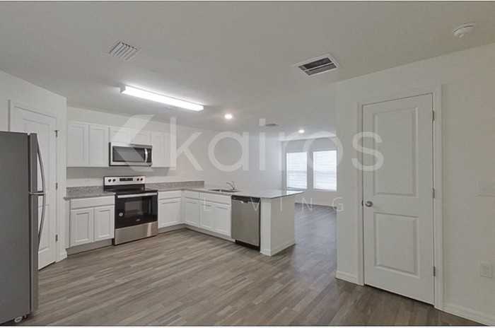 12378 Paramount Dr - Photo 6 of 25