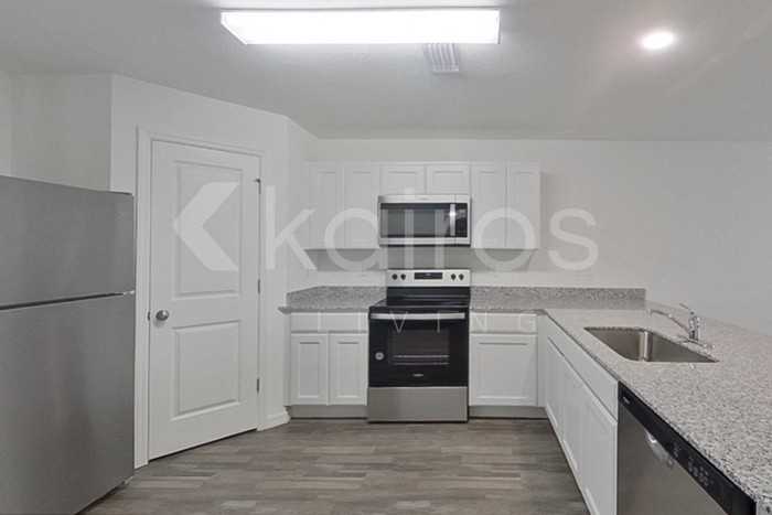 12378 Paramount Dr - Photo 7 of 25