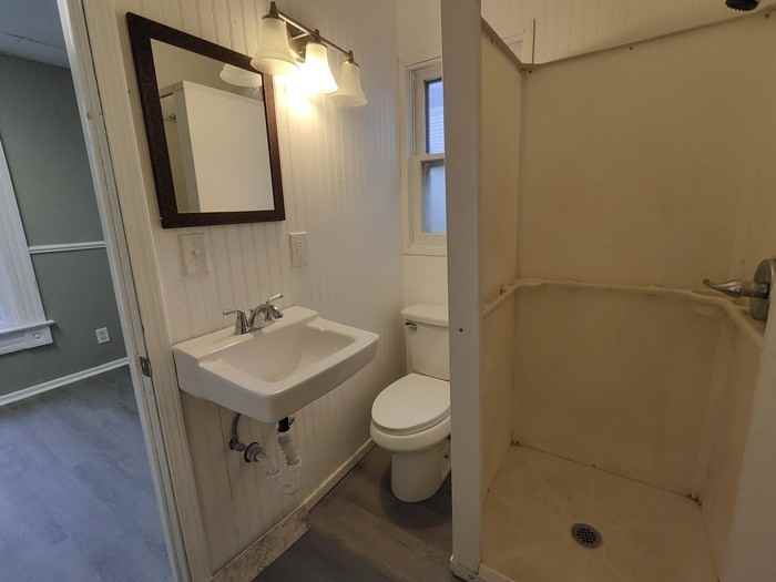 1225 Andrews St #1 - Photo 6 of 9