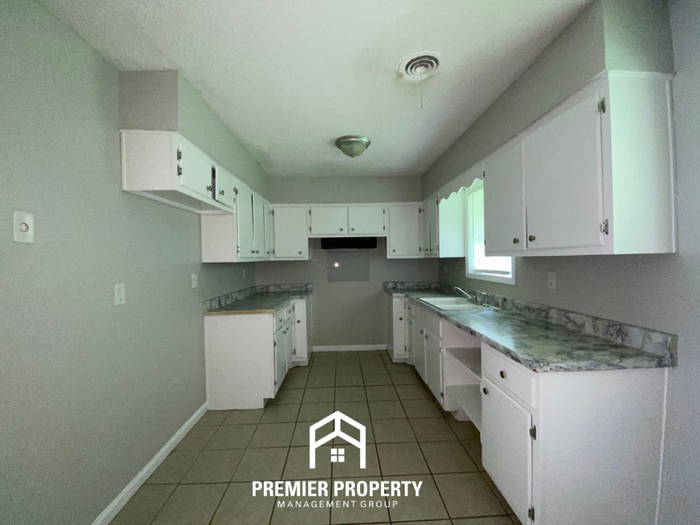 3785 Black Forest Dr - Photo 4 of 16