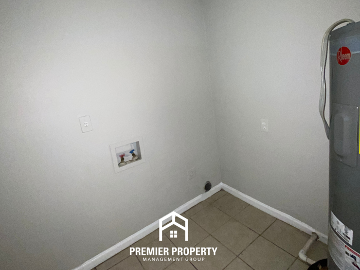 3785 Black Forest Dr - Photo 5 of 16