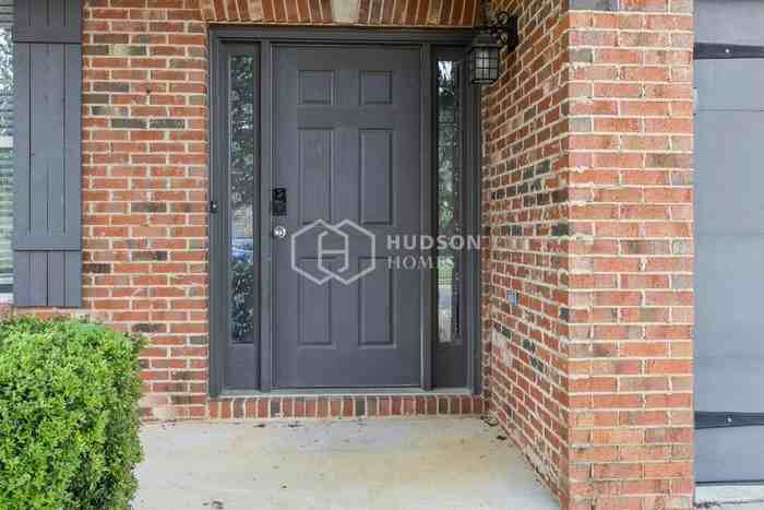 1135 Avalon Dr - Photo 2 of 26