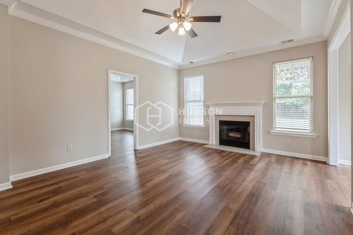1135 Avalon Dr - Photo 5 of 26